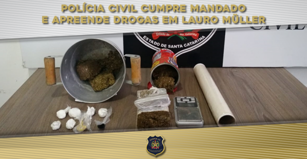 Polícia Civil cumpre mandado e apreende drogas em Lauro Müller