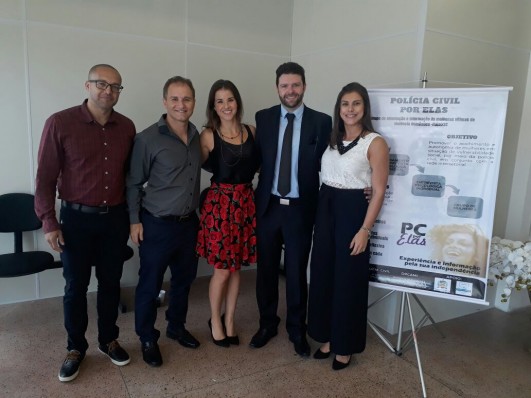 Grupo de orientação e informação às mulheres é apresentado na DPCAMI de Itajaí