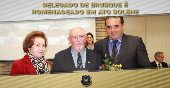 Delegado de Brusque é homenageado em Ato Solene