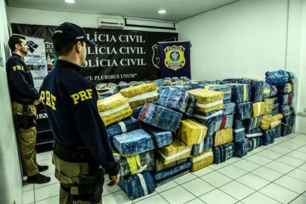 Polícia apreende 5,1 toneladas de maconha e prende dois empresários de Palhoça